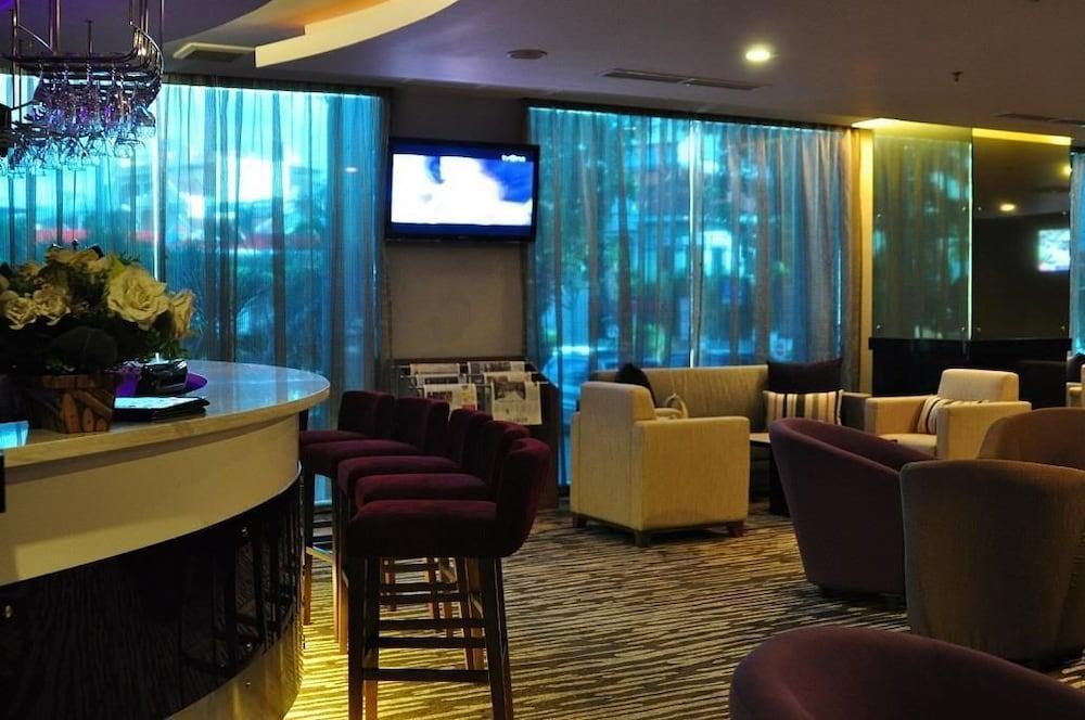 מדאן Emerald Garden International Hotel מראה חיצוני תמונה