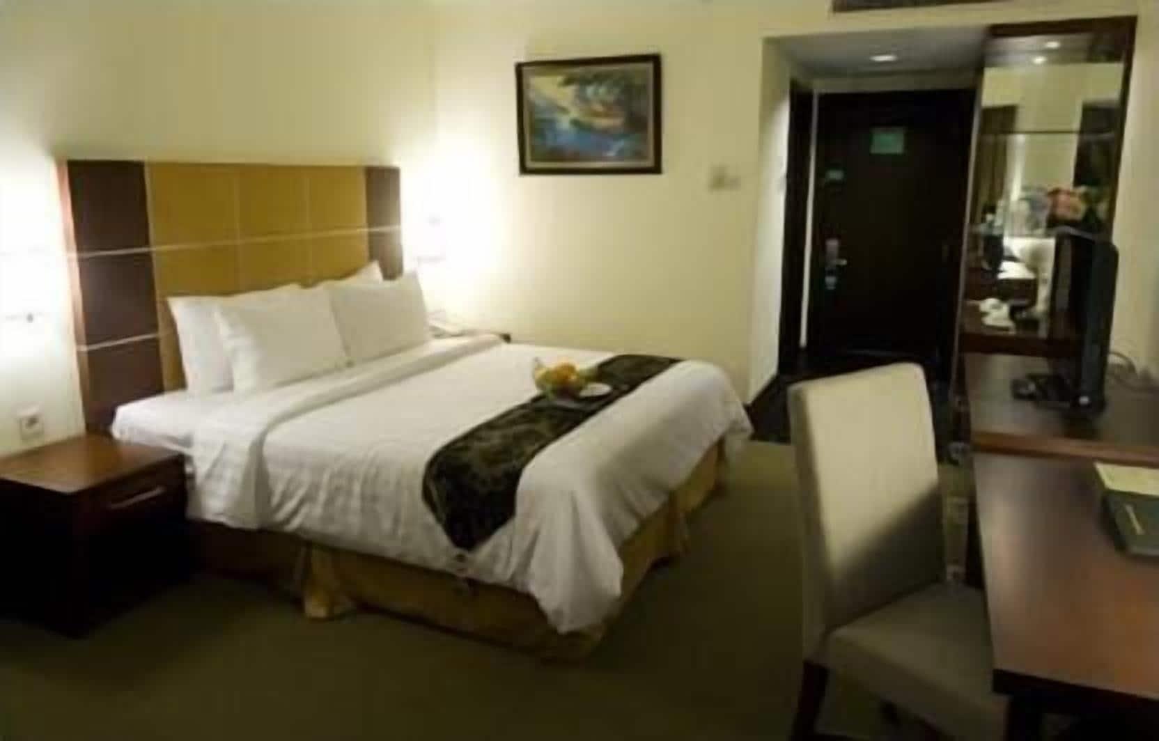 מדאן Emerald Garden International Hotel מראה חיצוני תמונה