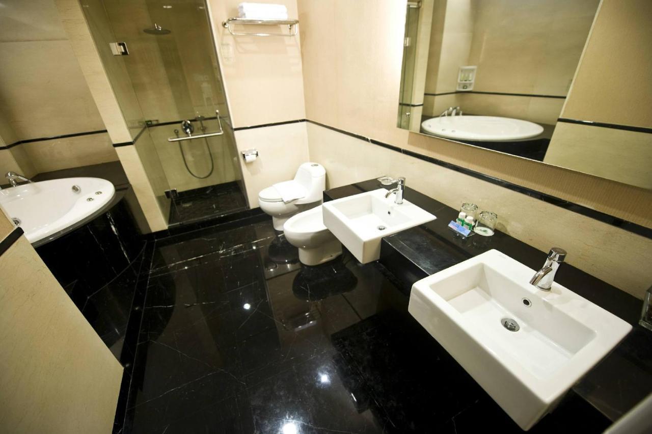מדאן Emerald Garden International Hotel מראה חיצוני תמונה
