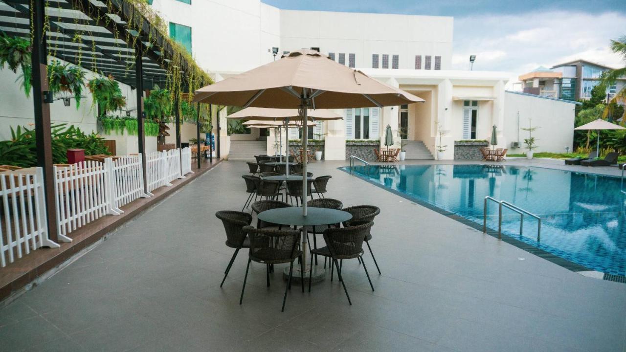 מדאן Emerald Garden International Hotel מראה חיצוני תמונה
