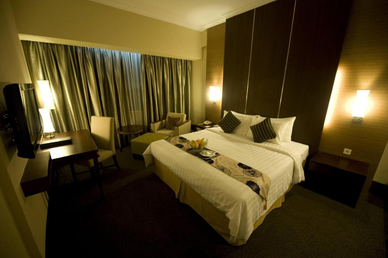 מדאן Emerald Garden International Hotel מראה חיצוני תמונה