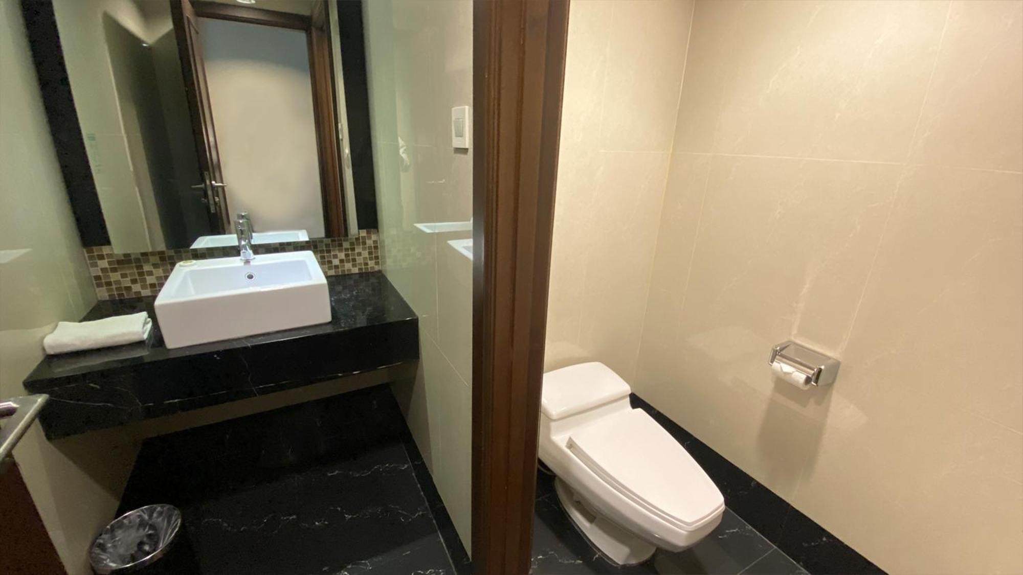 מדאן Emerald Garden International Hotel מראה חיצוני תמונה
