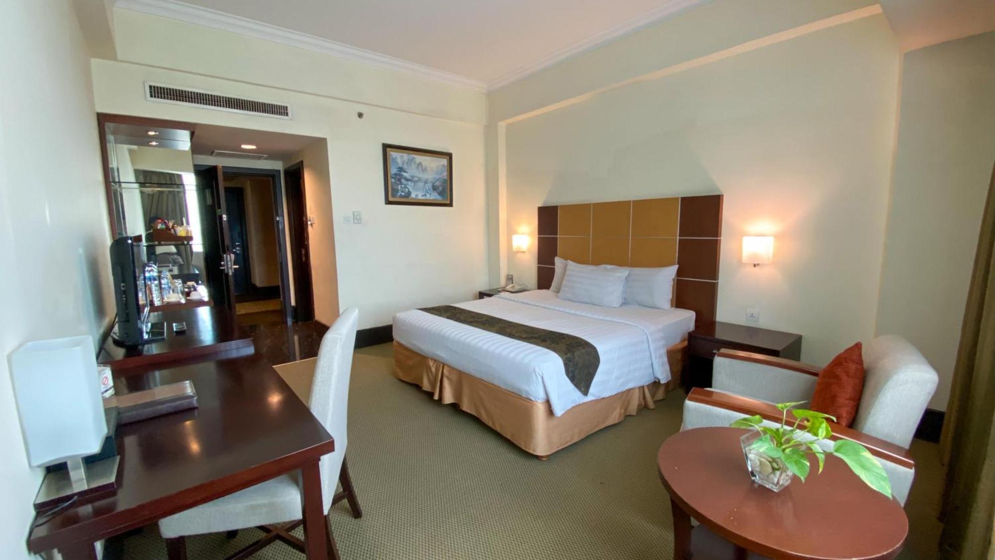 מדאן Emerald Garden International Hotel מראה חיצוני תמונה