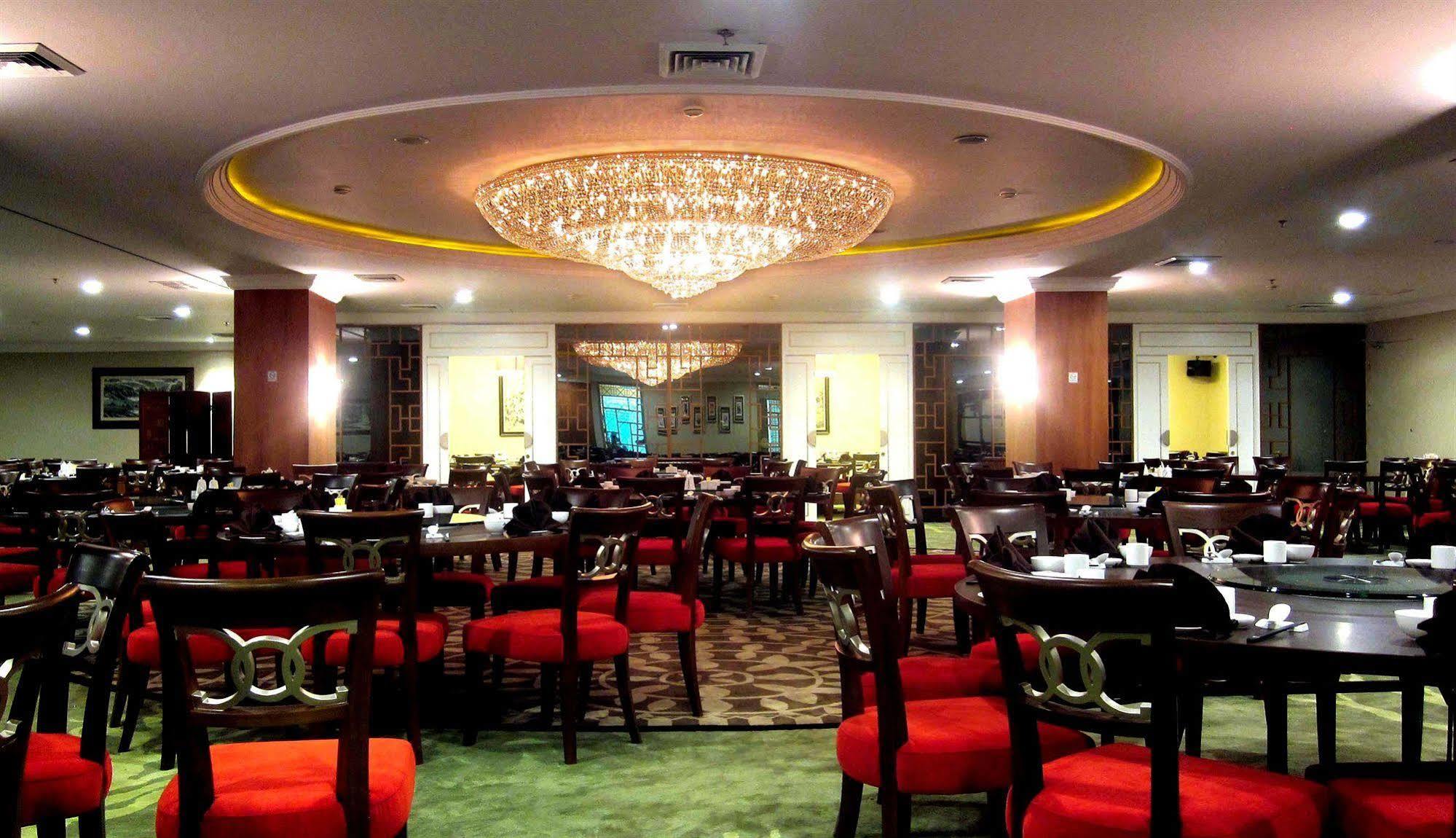 מדאן Emerald Garden International Hotel מראה חיצוני תמונה