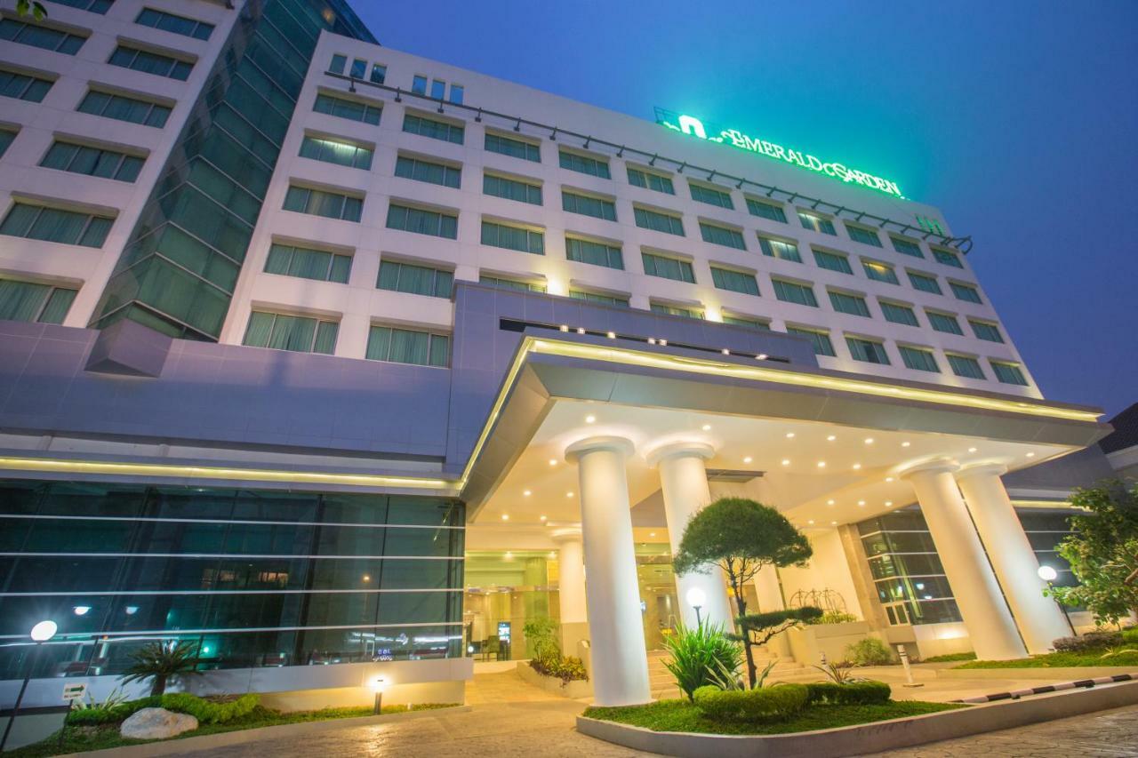 מדאן Emerald Garden International Hotel מראה חיצוני תמונה
