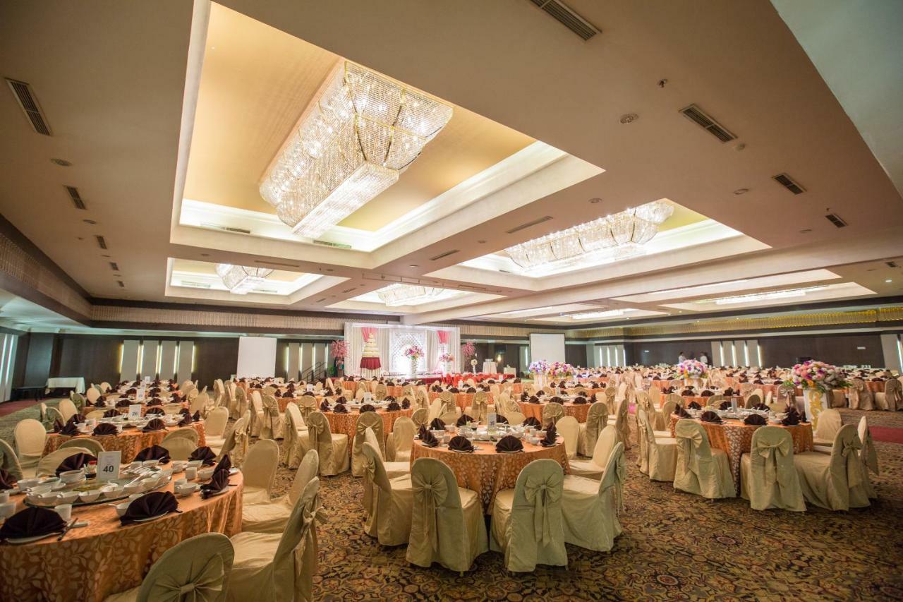 מדאן Emerald Garden International Hotel מראה חיצוני תמונה